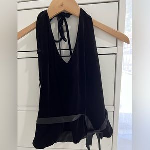 NWT XSCAPE BEAUTIFUL AND ELEGANT HALTER TOP for LORD & TAYLOR. Sz 4